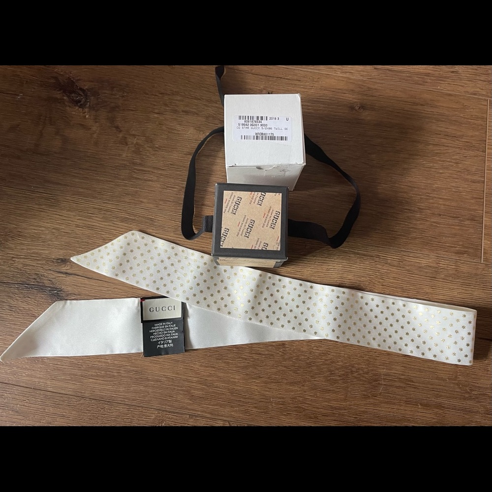 GUCCI-AUTHENTIC NWT Gold Polka Dot, White Silk Twilly Scarf